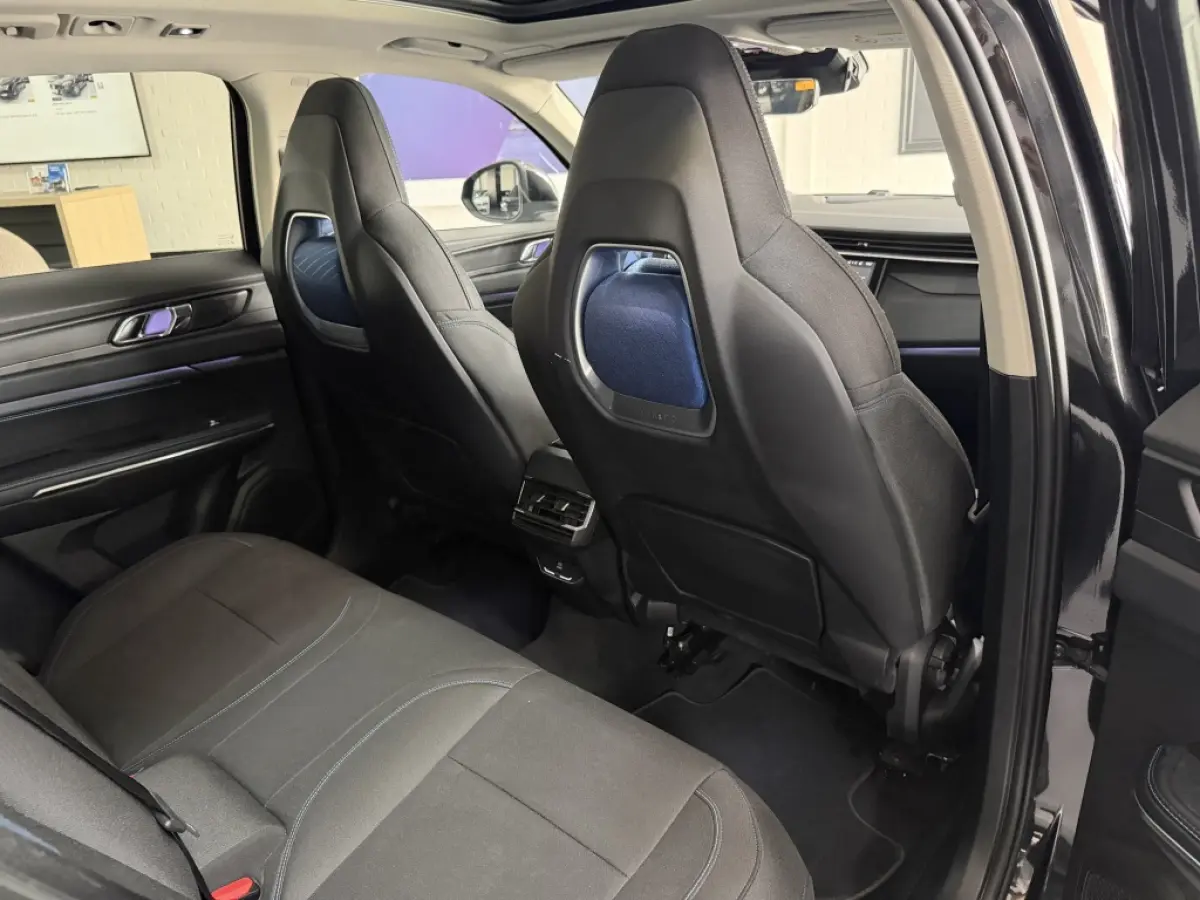 1.5 Plug-in Hybrid 261PK BLACK EDITION 360 VOL