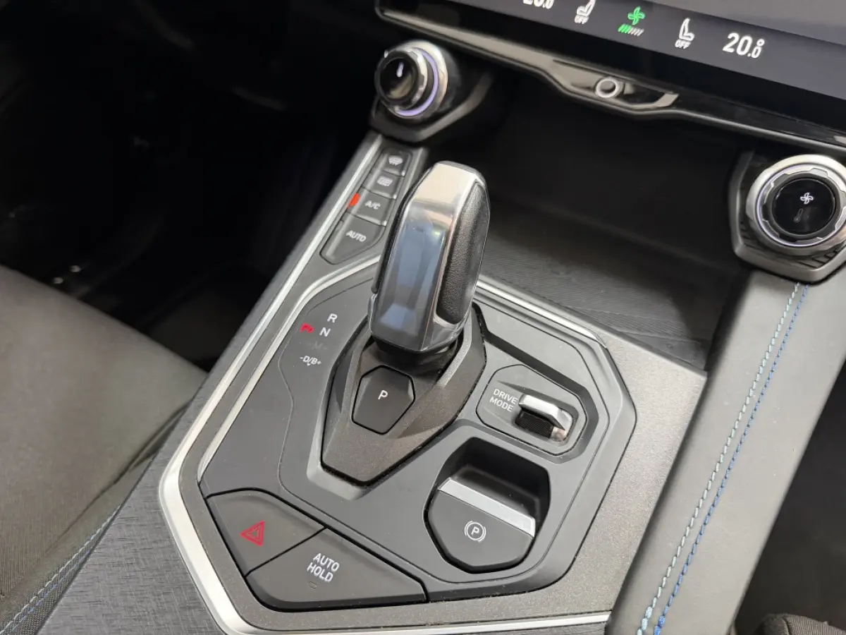 1.5 Plug-in Hybrid 261PK BLACK EDITION 360 VOL
