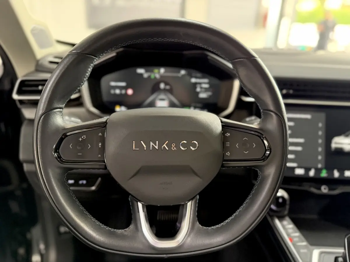 1.5 Plug-in Hybrid 261PK BLACK EDITION 360 VOL