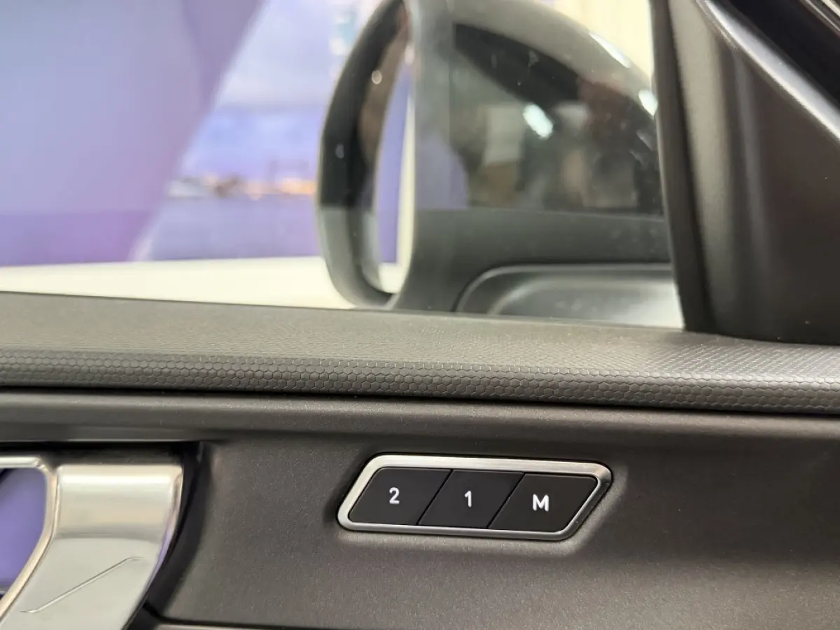1.5 Plug-in Hybrid 261PK BLACK EDITION 360 VOL