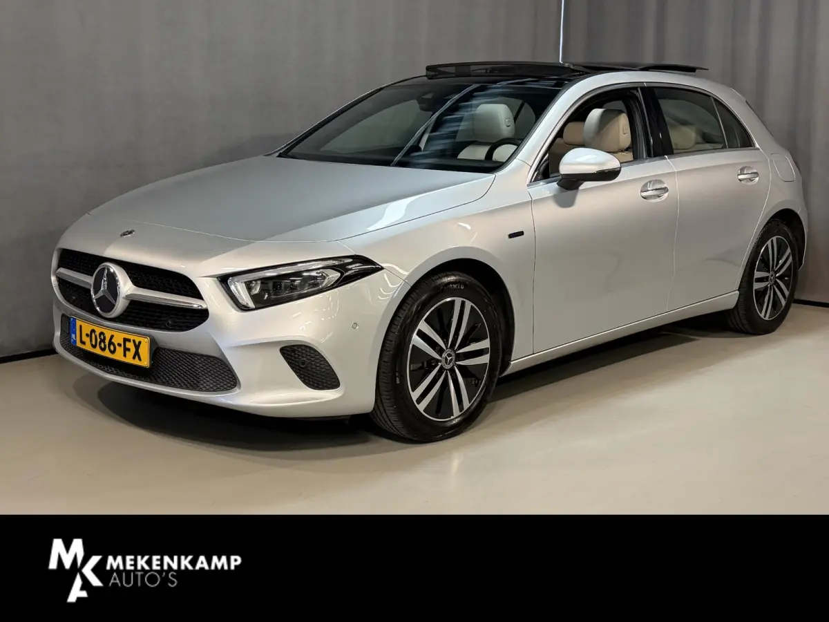 250 e Business Solution Luxury Limited 17"/Panoramadak/Leder + memory/Stoelverwarming/Camera/Dodehoek/Keyless/Matrix LED