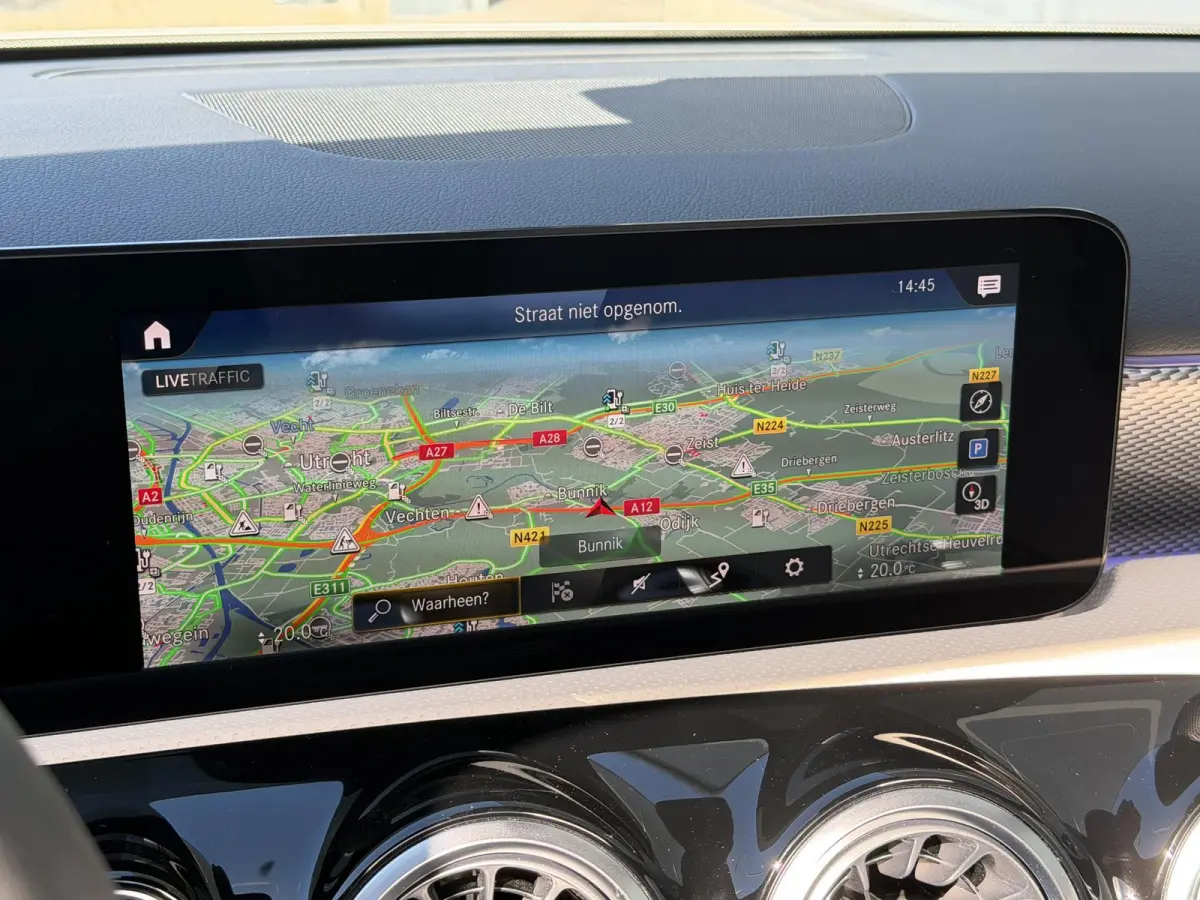 250 e Business Solution Luxury Limited 17"/Panoramadak/Leder + memory/Stoelverwarming/Camera/Dodehoek/Keyless/Matrix LED