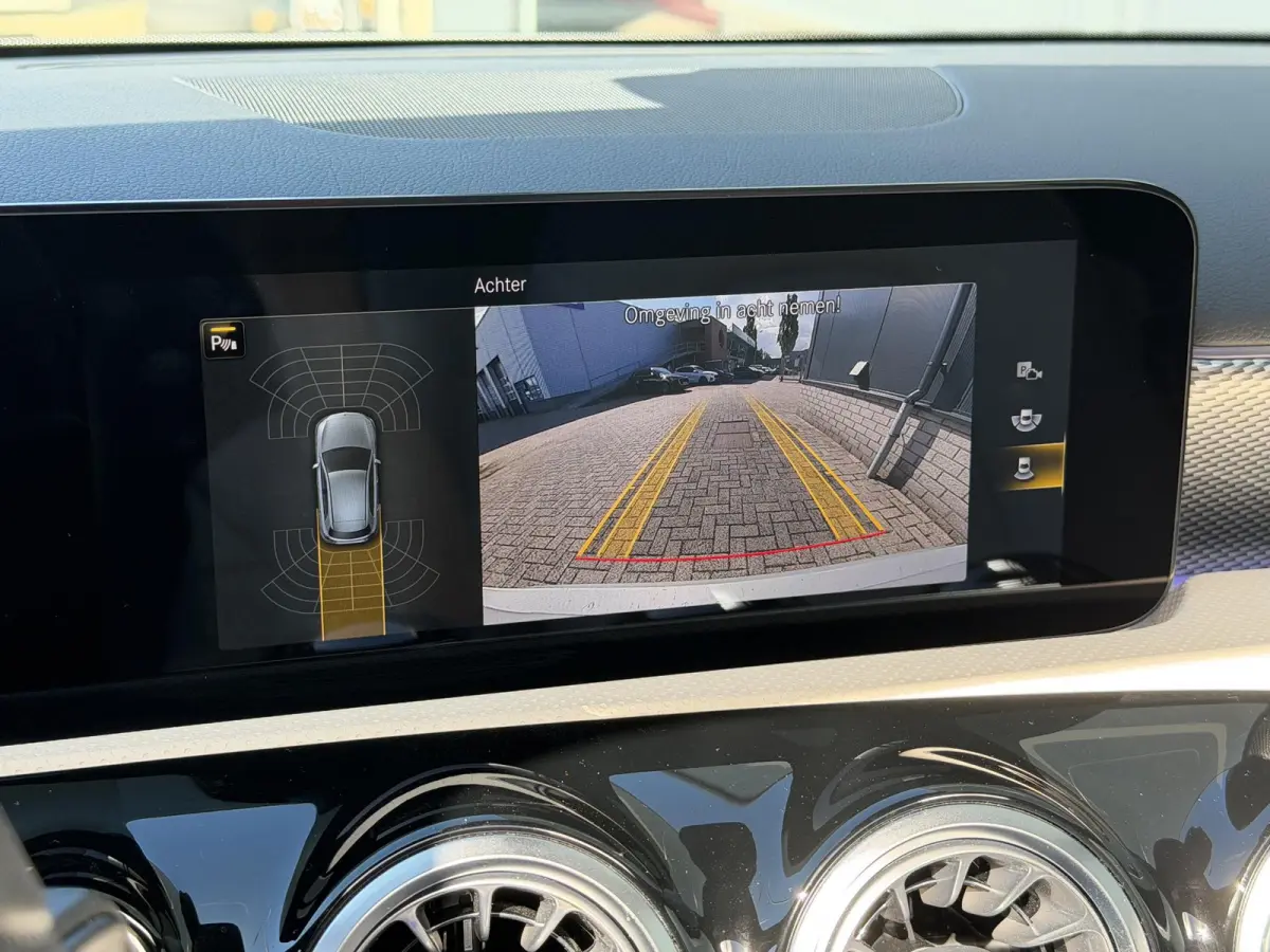 250 e Business Solution Luxury Limited 17"/Panoramadak/Leder + memory/Stoelverwarming/Camera/Dodehoek/Keyless/Matrix LED