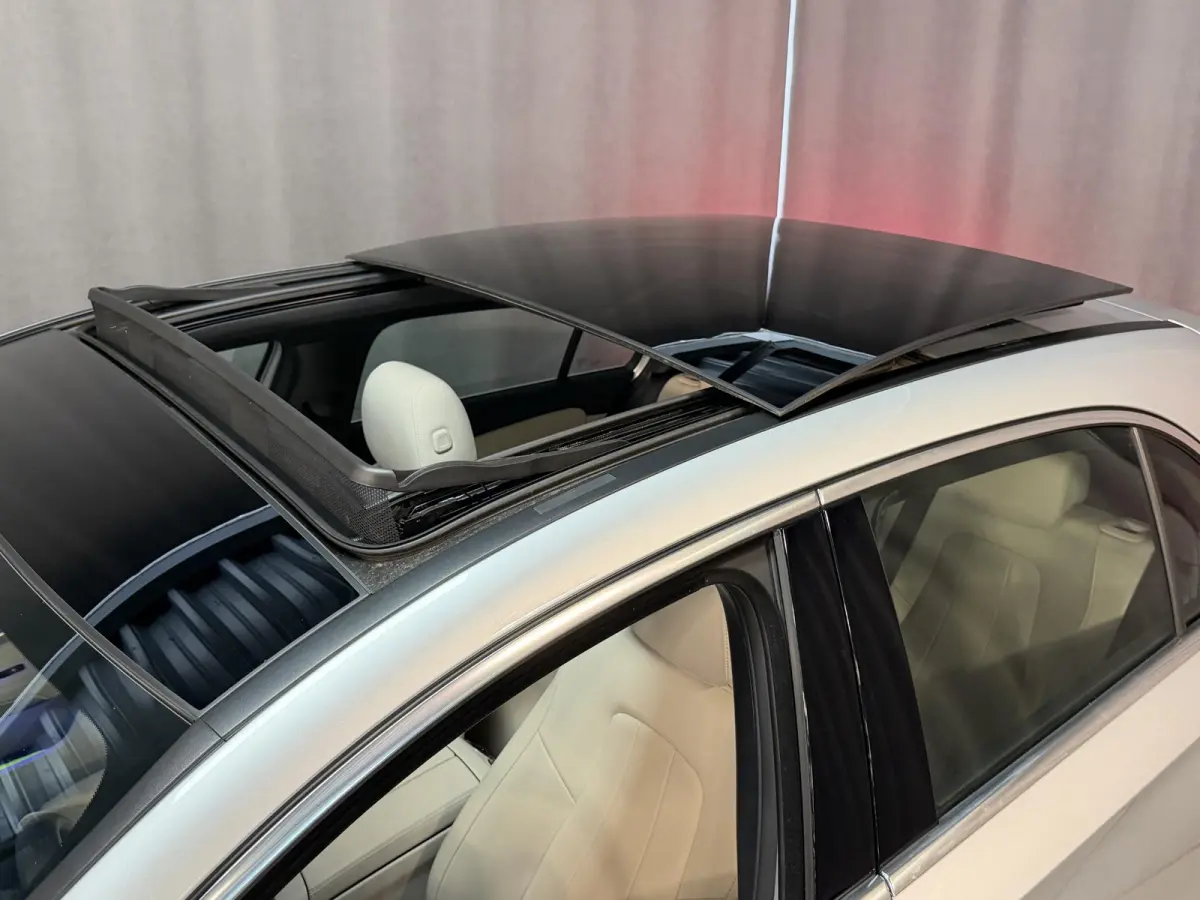 250 e Business Solution Luxury Limited 17"/Panoramadak/Leder + memory/Stoelverwarming/Camera/Dodehoek/Keyless/Matrix LED