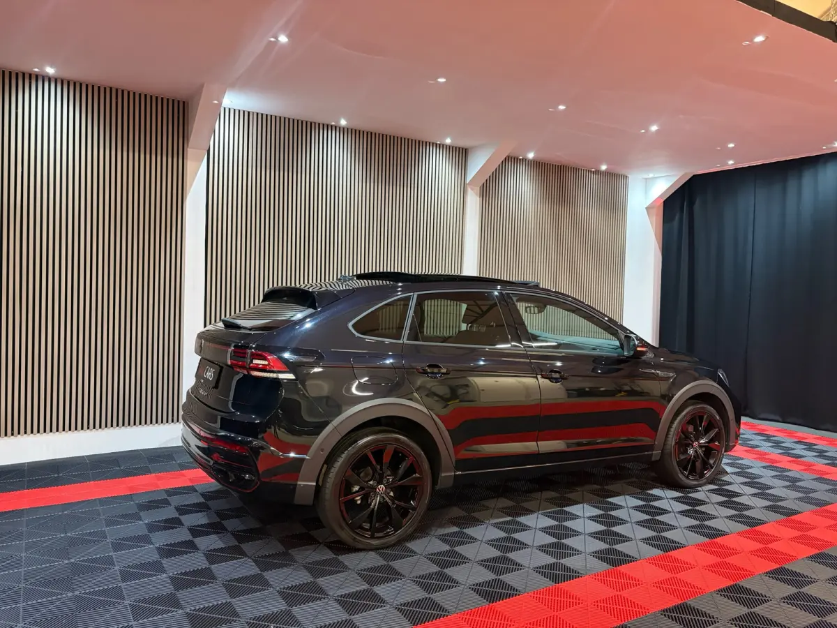 1.0 TSI R-Line Business Pano Navi Led IQ Lights Camera