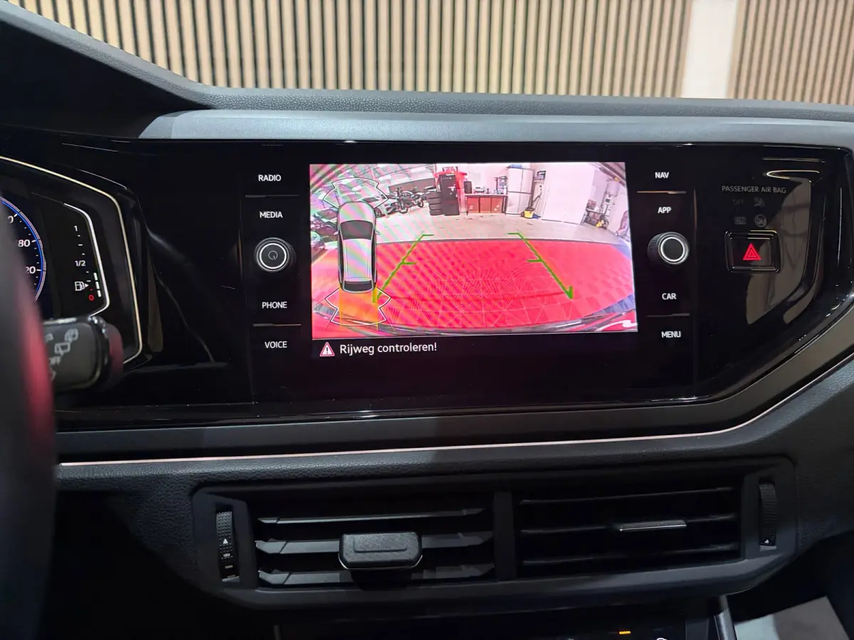 1.0 TSI R-Line Business Pano Navi Led IQ Lights Camera