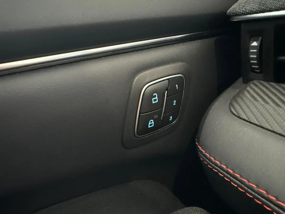 Extended Premium RWD 88 kWh TECHNOLOGY PACK | PANORAMA DAK | ADAPTIVE CRUISE