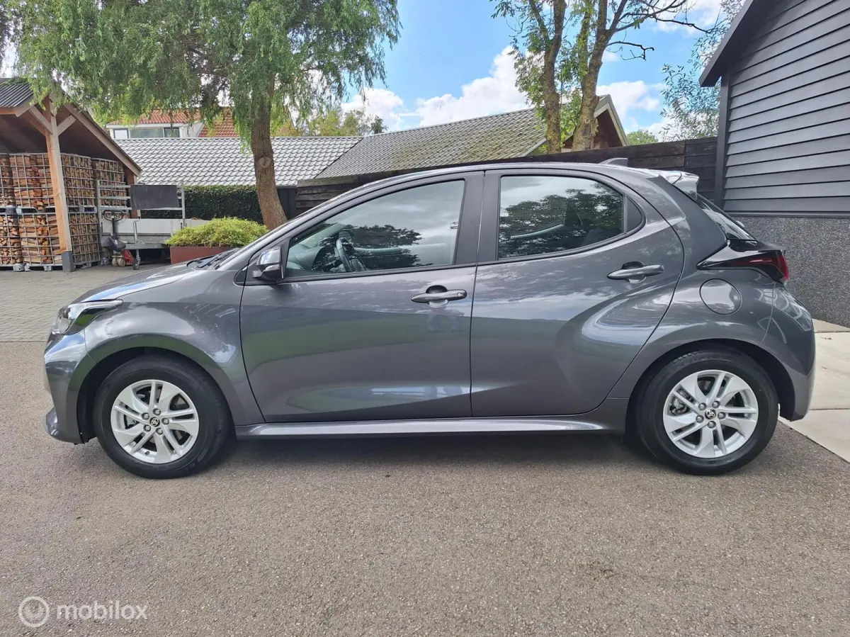 1.5 Hybrid 115 Active 1e Eig. BTW-Auto ! NL-Auto ! Apple-Carplay/Android Auto, Navigatie, Camera, Adap. Cruise-Control, Climate-Control.