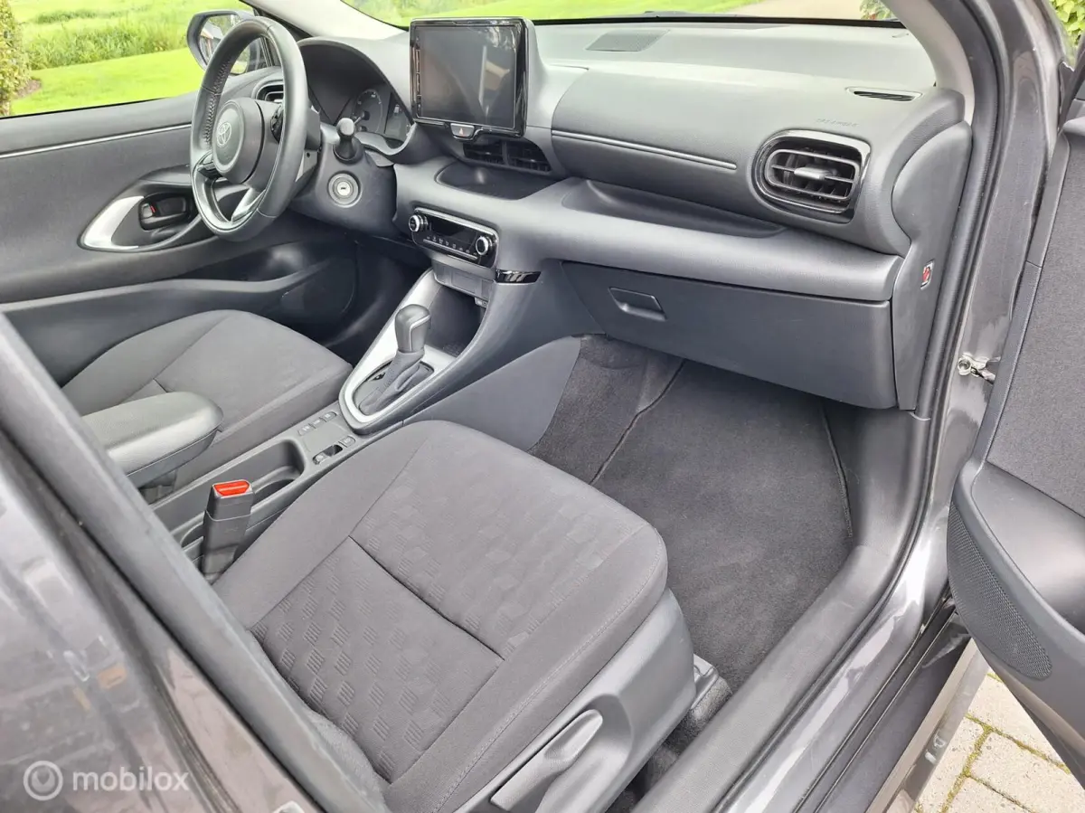 1.5 Hybrid 115 Active 1e Eig. BTW-Auto ! NL-Auto ! Apple-Carplay/Android Auto, Navigatie, Camera, Adap. Cruise-Control, Climate-Control.