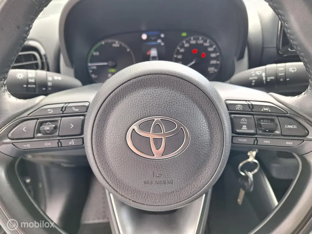 1.5 Hybrid 115 Active 1e Eig. BTW-Auto ! NL-Auto ! Apple-Carplay/Android Auto, Navigatie, Camera, Adap. Cruise-Control, Climate-Control.