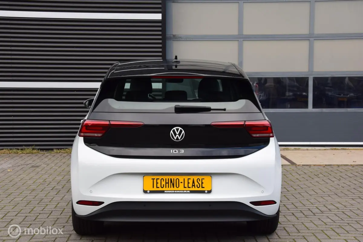 First 58 kWh Adaptive Cruise Carplay Stoel/stuurverwarming