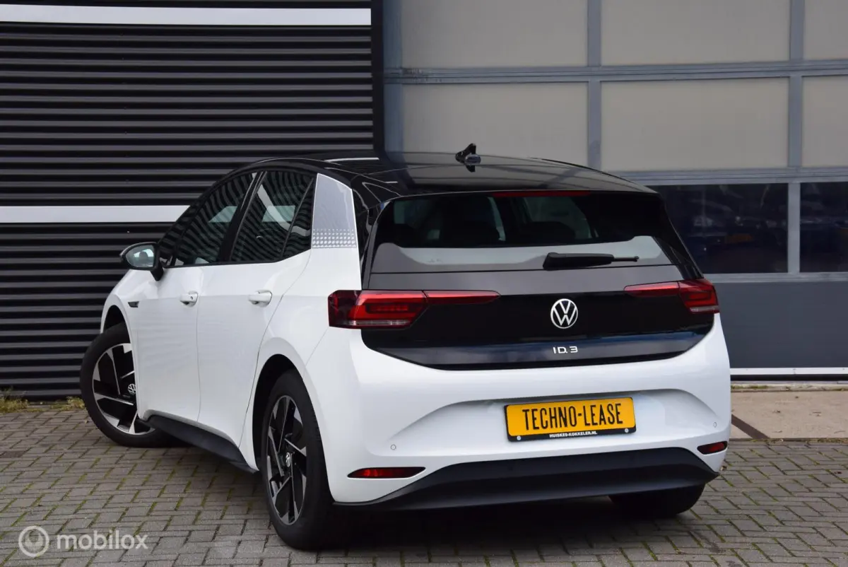 First 58 kWh Adaptive Cruise Carplay Stoel/stuurverwarming