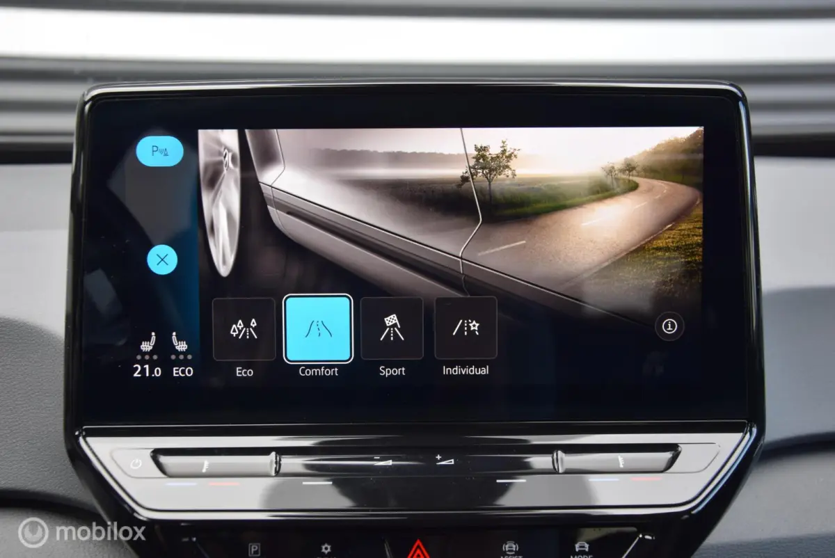 First 58 kWh Adaptive Cruise Carplay Stoel/stuurverwarming