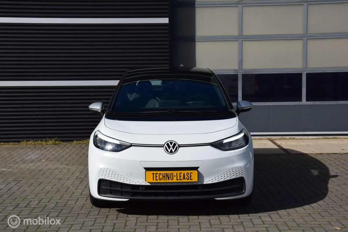 First 58 kWh Adaptive Cruise Carplay Stoel/stuurverwarming