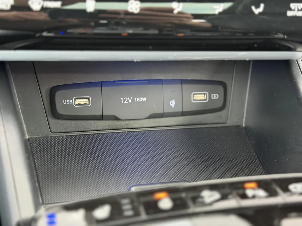 1.6 T-GDI PHEV Premium Sky SOH 100% | Panodak