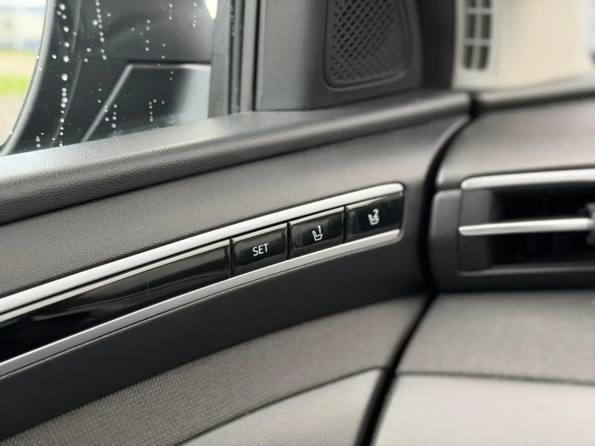 1.6 T-GDI PHEV Premium Sky SOH 100% | Panodak