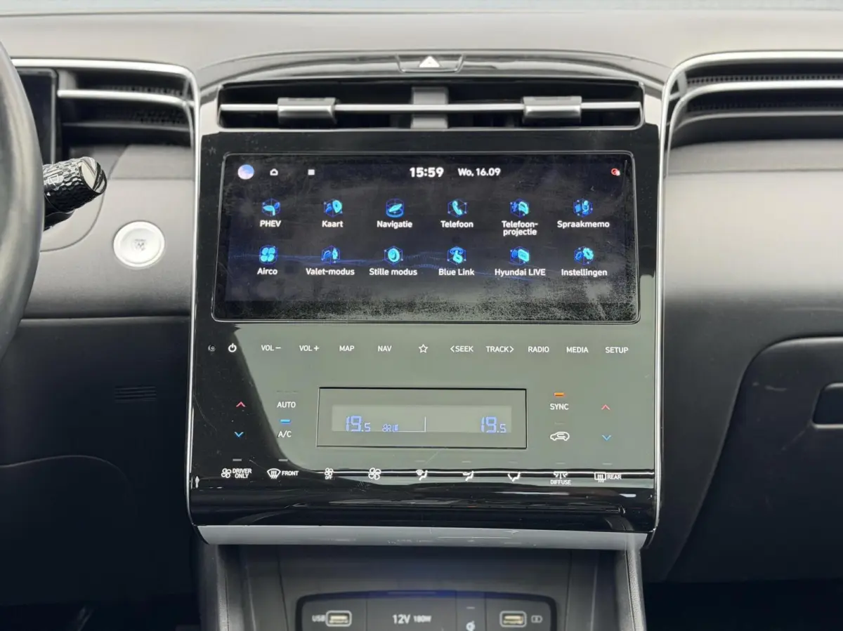1.6 T-GDI PHEV Premium Sky SOH 100% | Panodak