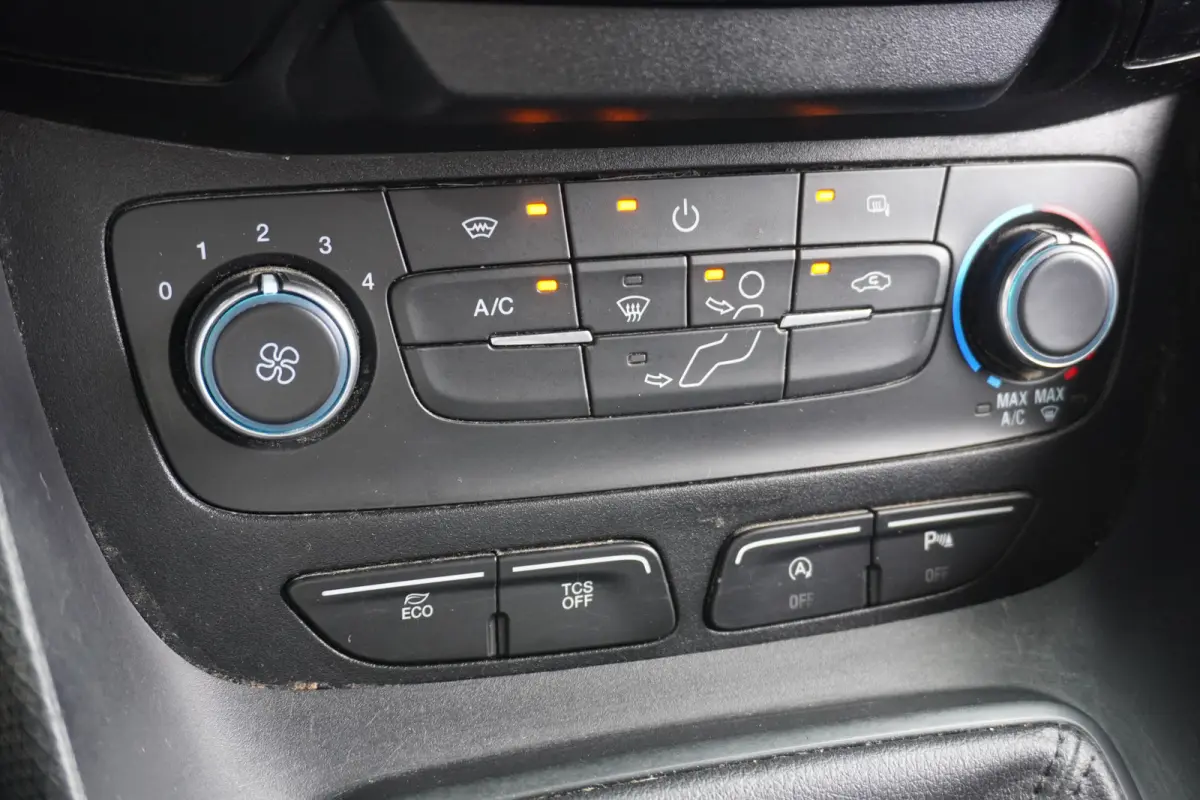 1.5 EcoBlue 100PK EURO 6 - Airco - Cruise - PDC - €10.900,- Excl.