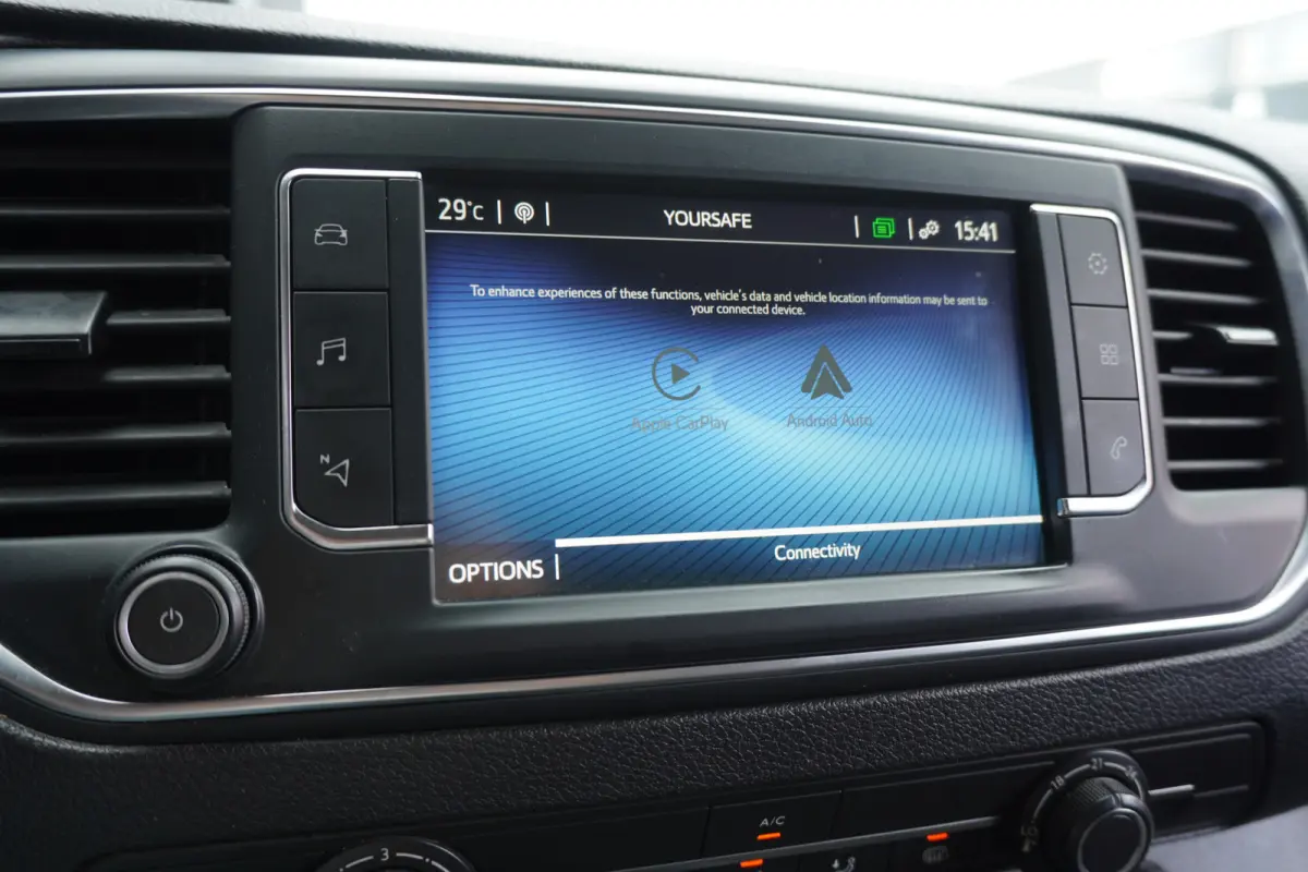 2.0 D-4D L3 122PK EURO 6 - Airco - Cruise - Navi - €9.950,- Excl