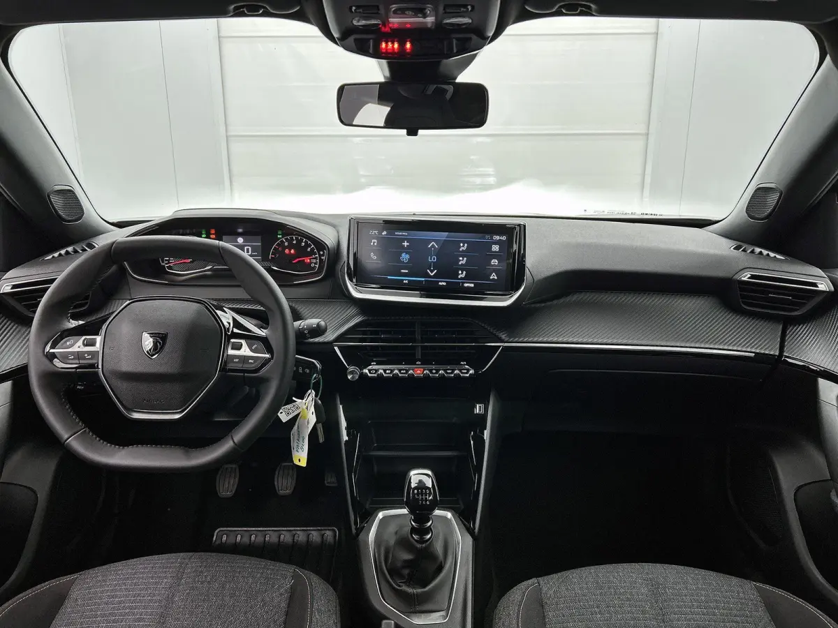 1.2 PureTech Style 100pk | Navigatie | Airco | Cruise Control |  Parkeersensoren | Apple Carplay/Android Auto |