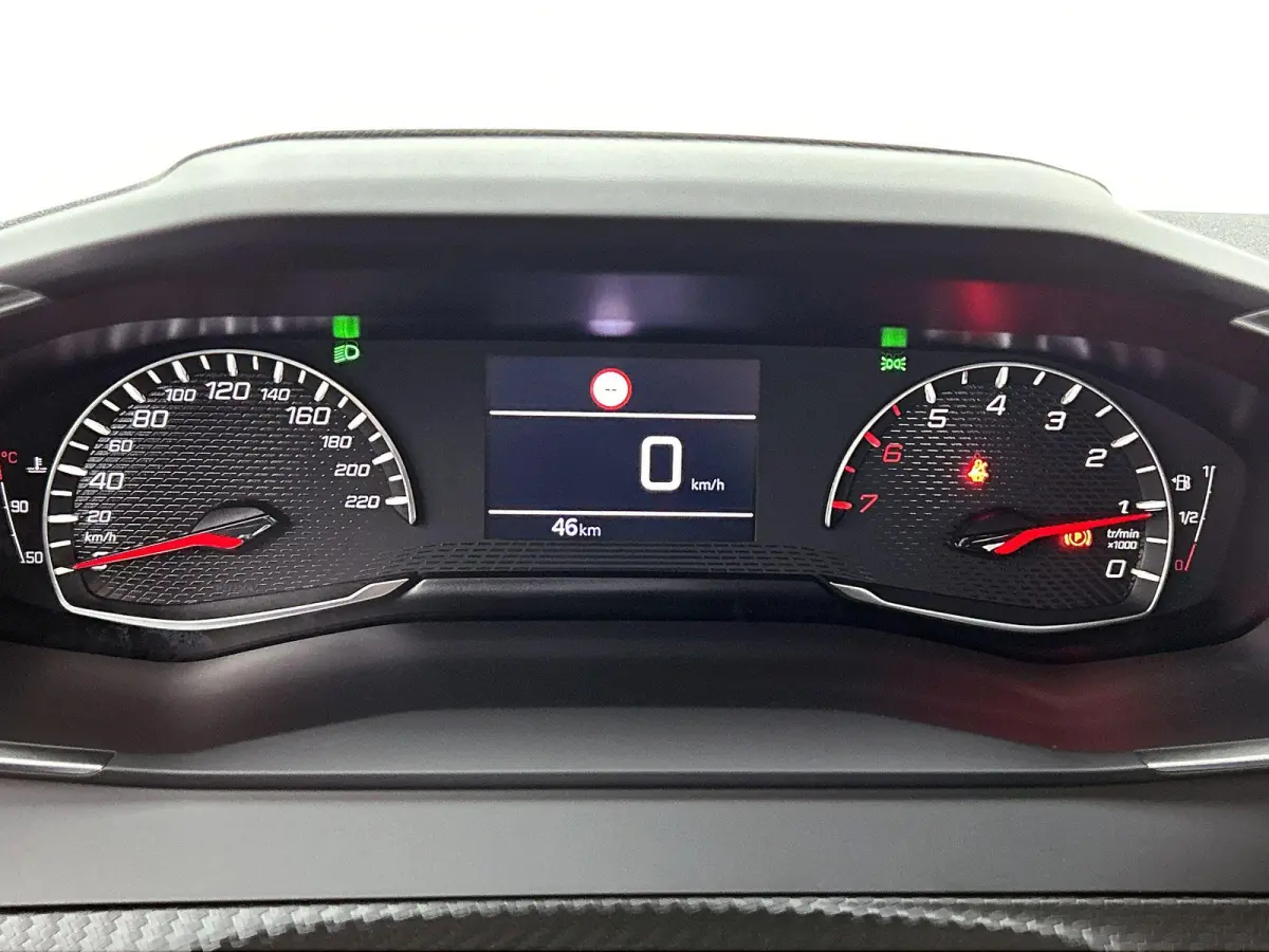 1.2 PureTech Style 100pk | Navigatie | Airco | Cruise Control |  Parkeersensoren | Apple Carplay/Android Auto |
