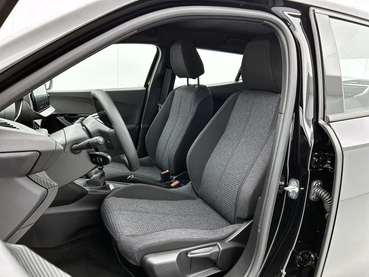 1.2 PureTech Style 100pk | Navigatie | Airco | Cruise Control |  Parkeersensoren | Apple Carplay/Android Auto |