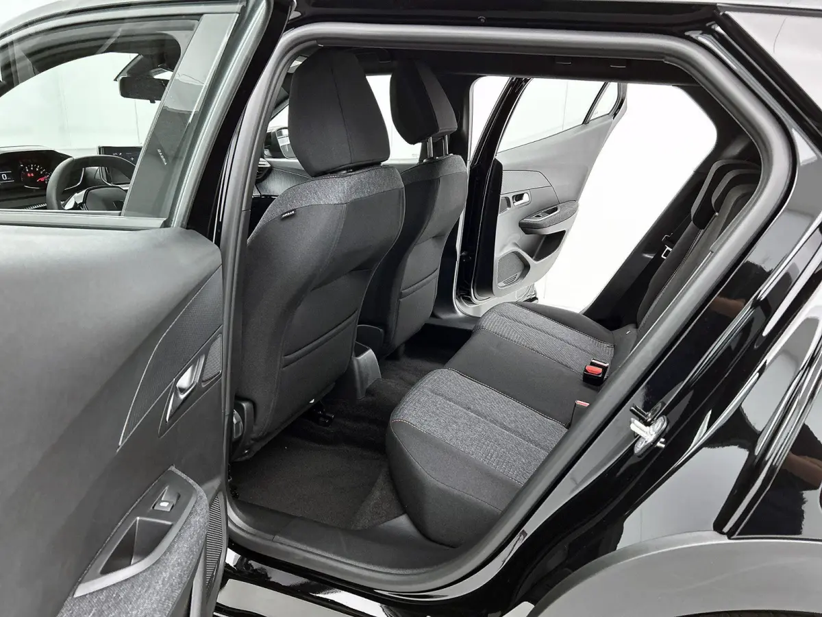 1.2 PureTech Style 100pk | Navigatie | Airco | Cruise Control |  Parkeersensoren | Apple Carplay/Android Auto |
