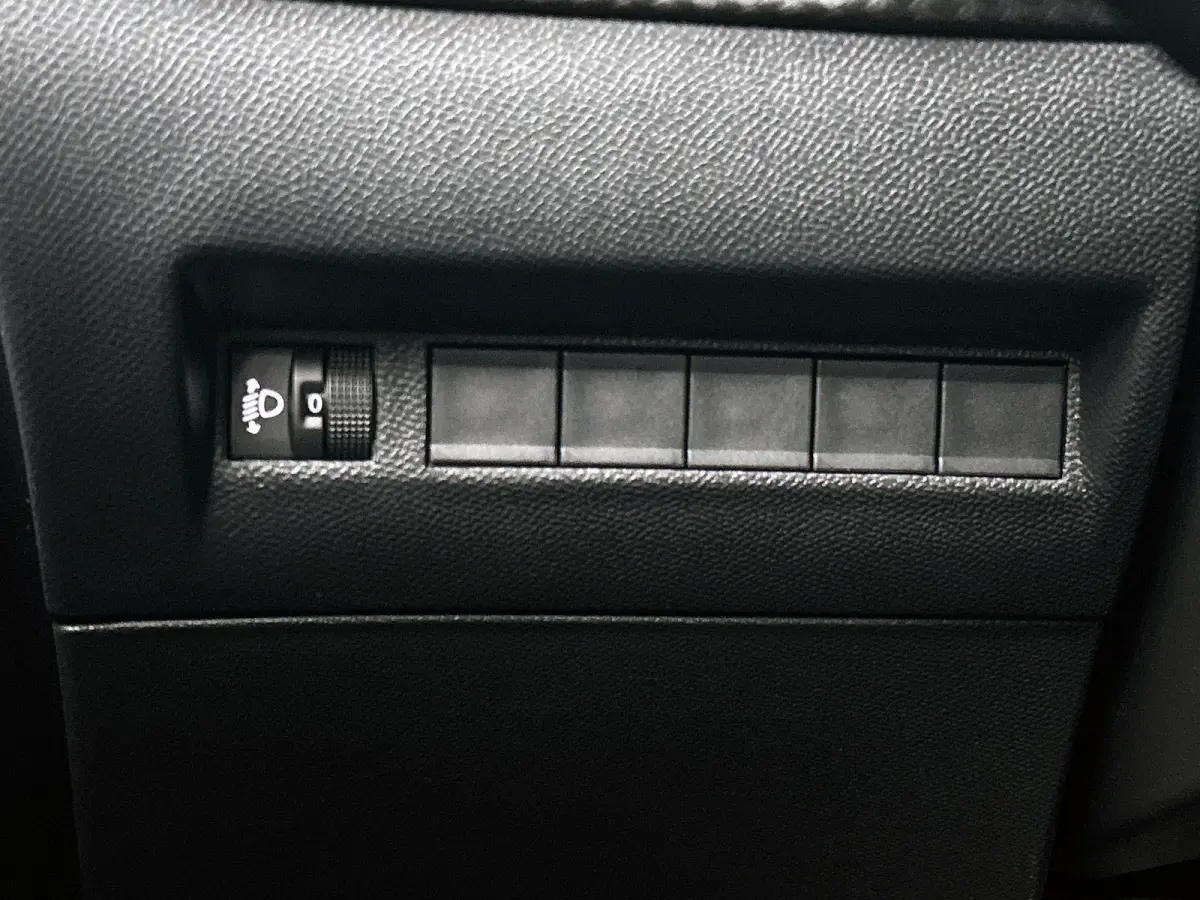 1.2 PureTech Style 100pk | Navigatie | Airco | Cruise Control |  Parkeersensoren | Apple Carplay/Android Auto |