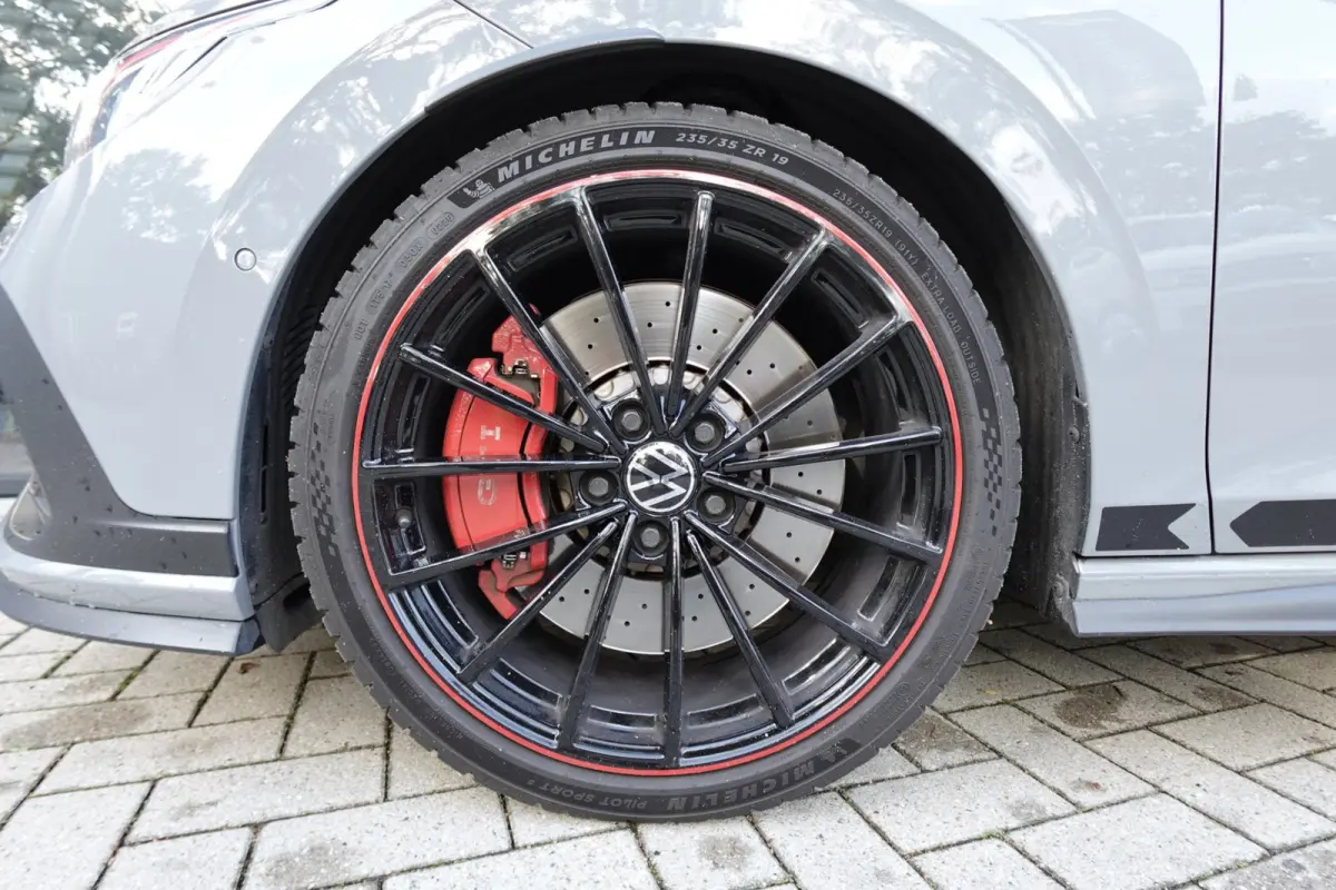 2.0 TSI GTI PANO KEYLESS ACC VOL