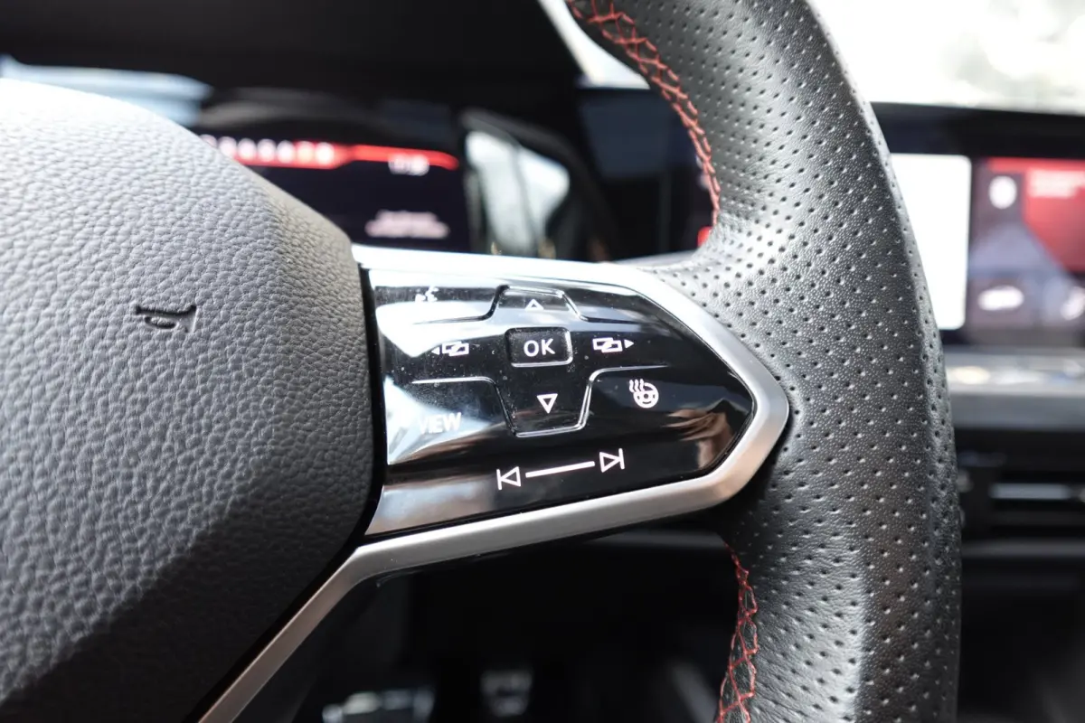 2.0 TSI GTI PANO KEYLESS ACC VOL