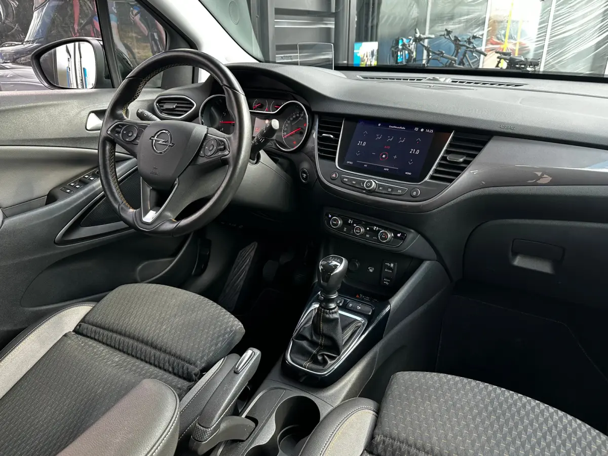 1.2 Turbo 130 PK Innovation+ | TREKHAAK AFNB.| HEAD UP DISPLAY| AGR COMFORTSTOELEN| STUUR, STOEL EN VOORRUITVERWARMING| DODEHOEK DETECTIE| DRAADLOZE TELEFOONLADER| FULL LED| CAMERA + PARKEER