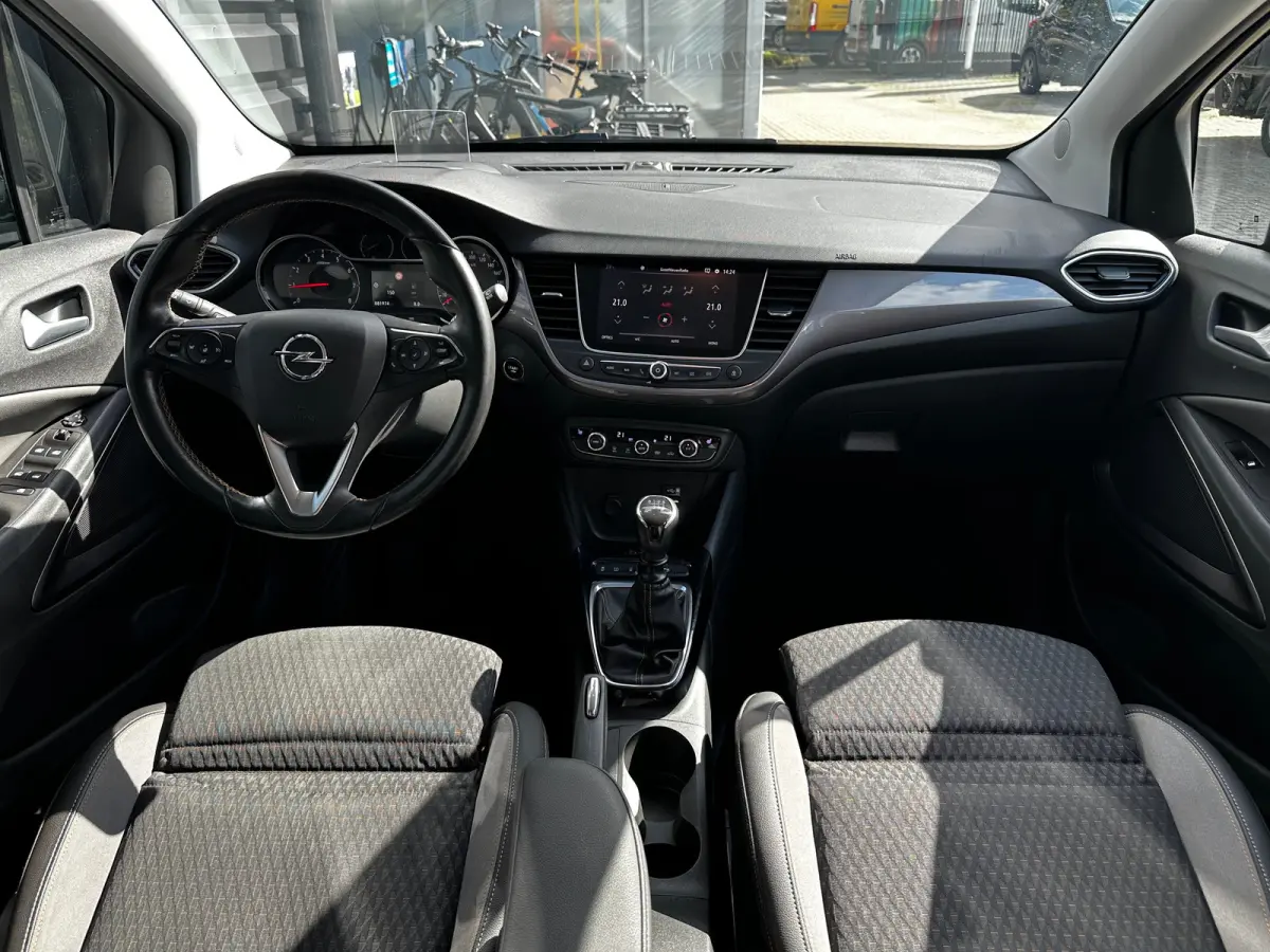 1.2 Turbo 130 PK Innovation+ | TREKHAAK AFNB.| HEAD UP DISPLAY| AGR COMFORTSTOELEN| STUUR, STOEL EN VOORRUITVERWARMING| DODEHOEK DETECTIE| DRAADLOZE TELEFOONLADER| FULL LED| CAMERA + PARKEER