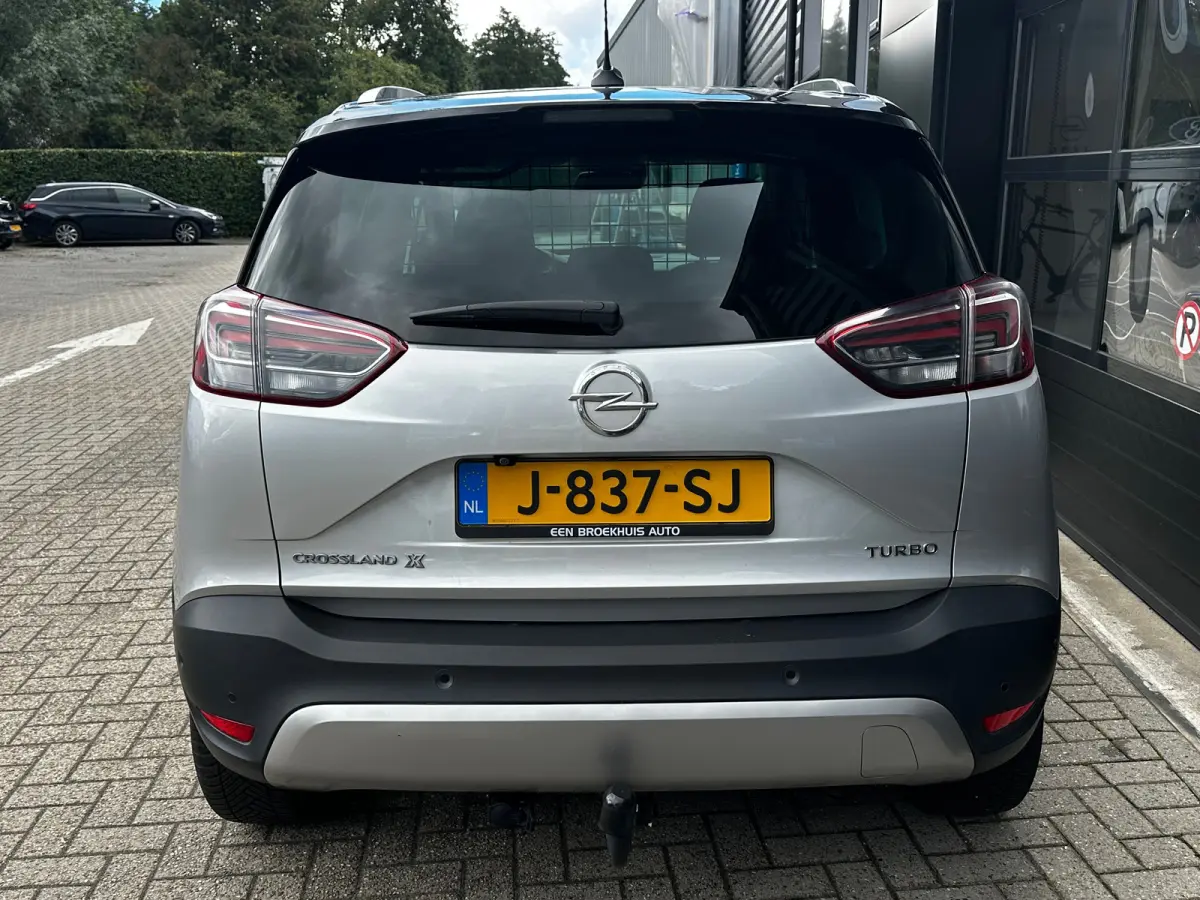 1.2 Turbo 130 PK Innovation+ | TREKHAAK AFNB.| HEAD UP DISPLAY| AGR COMFORTSTOELEN| STUUR, STOEL EN VOORRUITVERWARMING| DODEHOEK DETECTIE| DRAADLOZE TELEFOONLADER| FULL LED| CAMERA + PARKEER