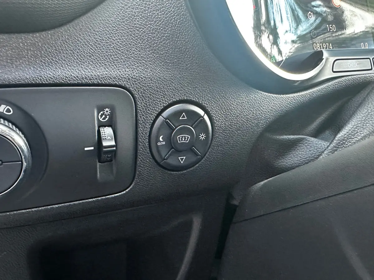 1.2 Turbo 130 PK Innovation+ | TREKHAAK AFNB.| HEAD UP DISPLAY| AGR COMFORTSTOELEN| STUUR, STOEL EN VOORRUITVERWARMING| DODEHOEK DETECTIE| DRAADLOZE TELEFOONLADER| FULL LED| CAMERA + PARKEER