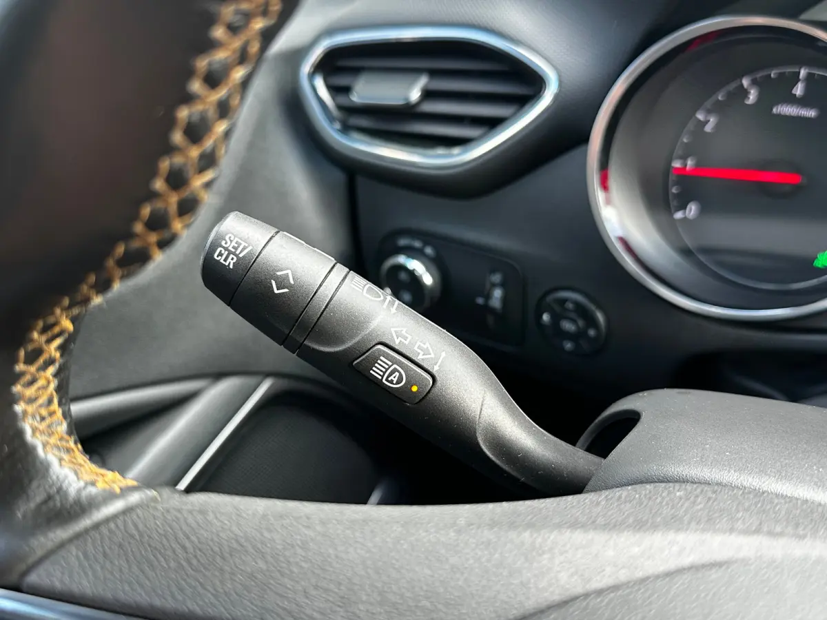 1.2 Turbo 130 PK Innovation+ | TREKHAAK AFNB.| HEAD UP DISPLAY| AGR COMFORTSTOELEN| STUUR, STOEL EN VOORRUITVERWARMING| DODEHOEK DETECTIE| DRAADLOZE TELEFOONLADER| FULL LED| CAMERA + PARKEER