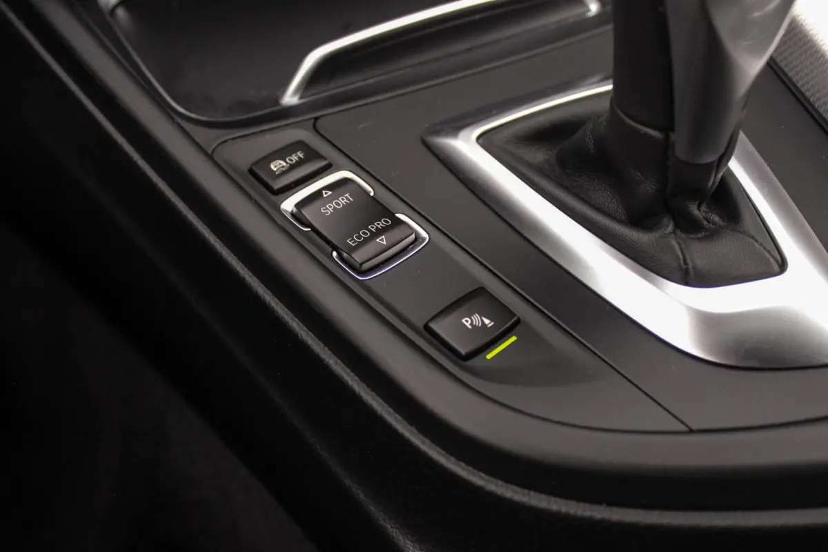 328i xDrive M Sport | Driving Assistant | Panoramadak | Active cruise control | Dodehoek detectie | Head-up | HiFi audio | Camera | Xenon adaptief | Trekhaak