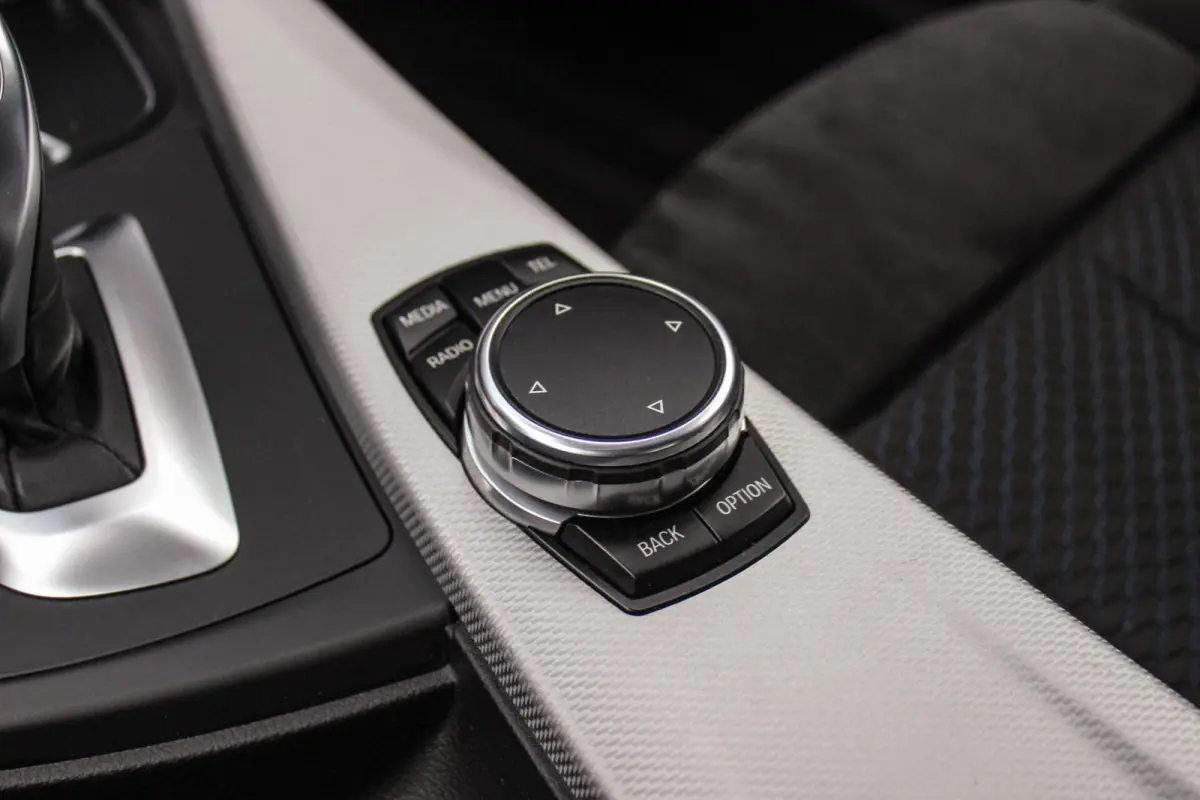 328i xDrive M Sport | Driving Assistant | Panoramadak | Active cruise control | Dodehoek detectie | Head-up | HiFi audio | Camera | Xenon adaptief | Trekhaak