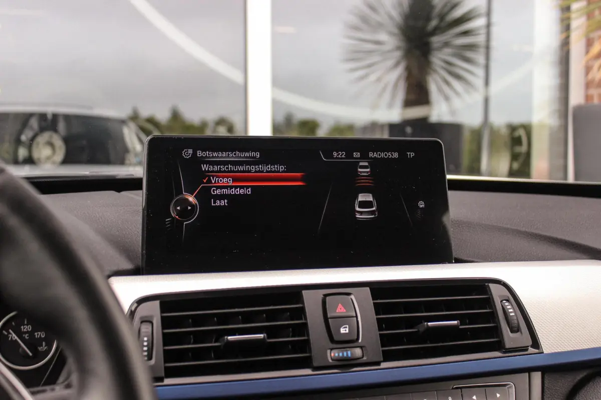328i xDrive M Sport | Driving Assistant | Panoramadak | Active cruise control | Dodehoek detectie | Head-up | HiFi audio | Camera | Xenon adaptief | Trekhaak