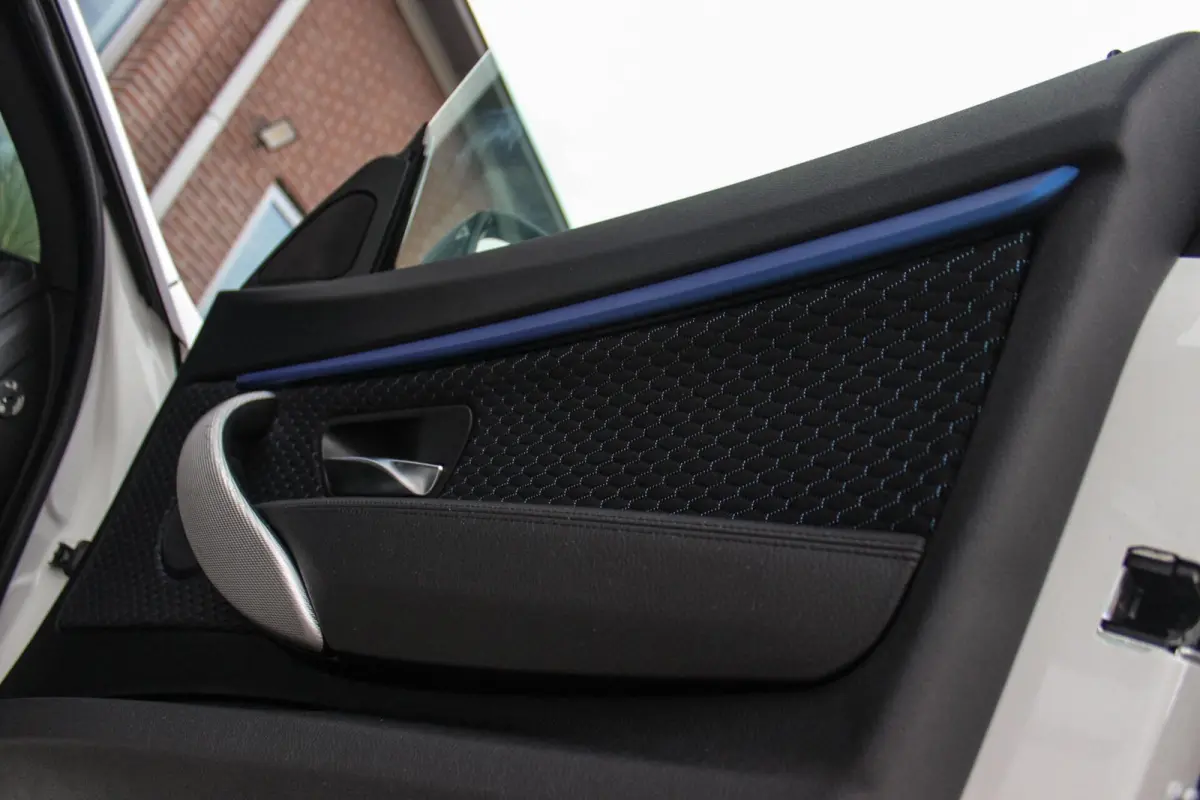 328i xDrive M Sport | Driving Assistant | Panoramadak | Active cruise control | Dodehoek detectie | Head-up | HiFi audio | Camera | Xenon adaptief | Trekhaak
