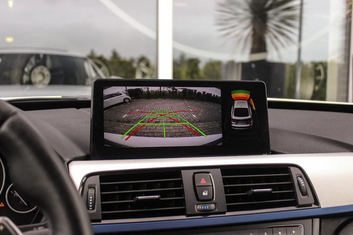 328i xDrive M Sport | Driving Assistant | Panoramadak | Active cruise control | Dodehoek detectie | Head-up | HiFi audio | Camera | Xenon adaptief | Trekhaak
