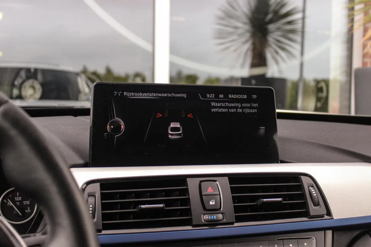 328i xDrive M Sport | Driving Assistant | Panoramadak | Active cruise control | Dodehoek detectie | Head-up | HiFi audio | Camera | Xenon adaptief | Trekhaak