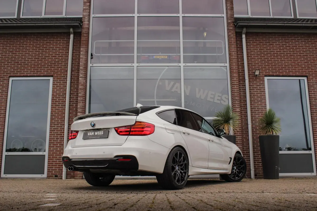 328i xDrive M Sport | Driving Assistant | Panoramadak | Active cruise control | Dodehoek detectie | Head-up | HiFi audio | Camera | Xenon adaptief | Trekhaak