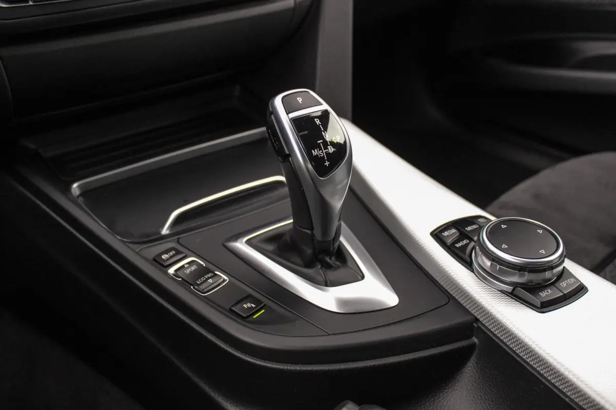 328i xDrive M Sport | Driving Assistant | Panoramadak | Active cruise control | Dodehoek detectie | Head-up | HiFi audio | Camera | Xenon adaptief | Trekhaak