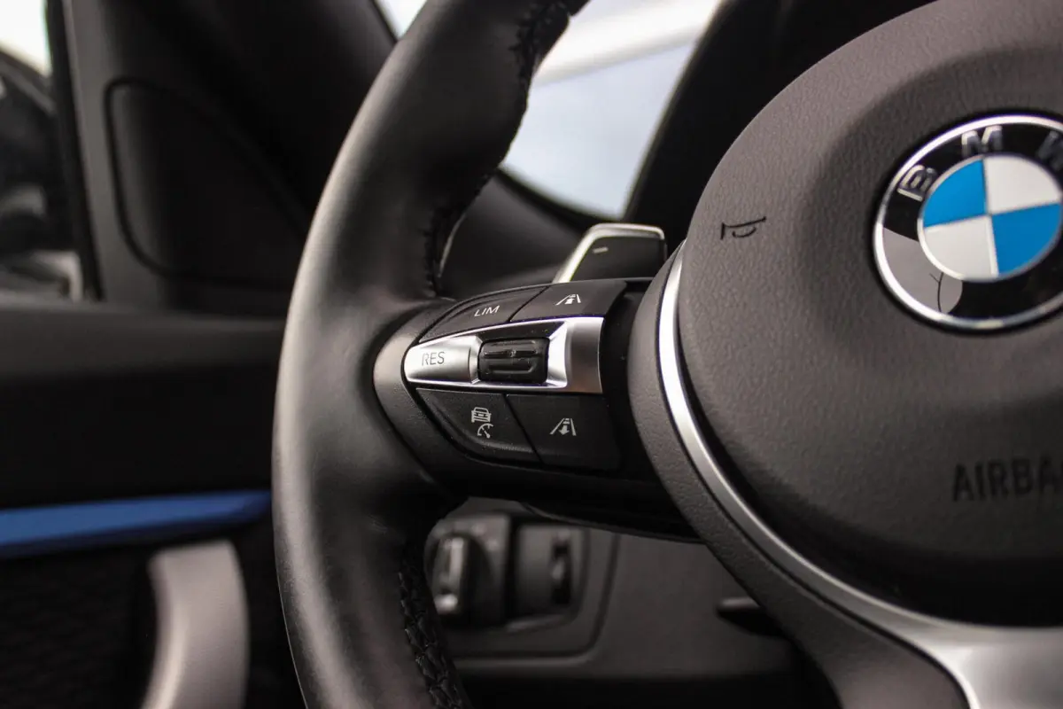 328i xDrive M Sport | Driving Assistant | Panoramadak | Active cruise control | Dodehoek detectie | Head-up | HiFi audio | Camera | Xenon adaptief | Trekhaak