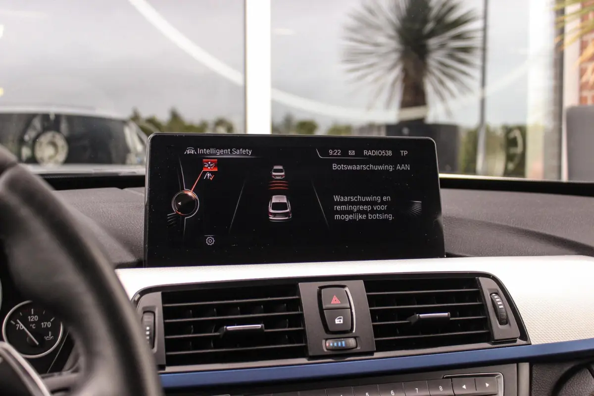 328i xDrive M Sport | Driving Assistant | Panoramadak | Active cruise control | Dodehoek detectie | Head-up | HiFi audio | Camera | Xenon adaptief | Trekhaak