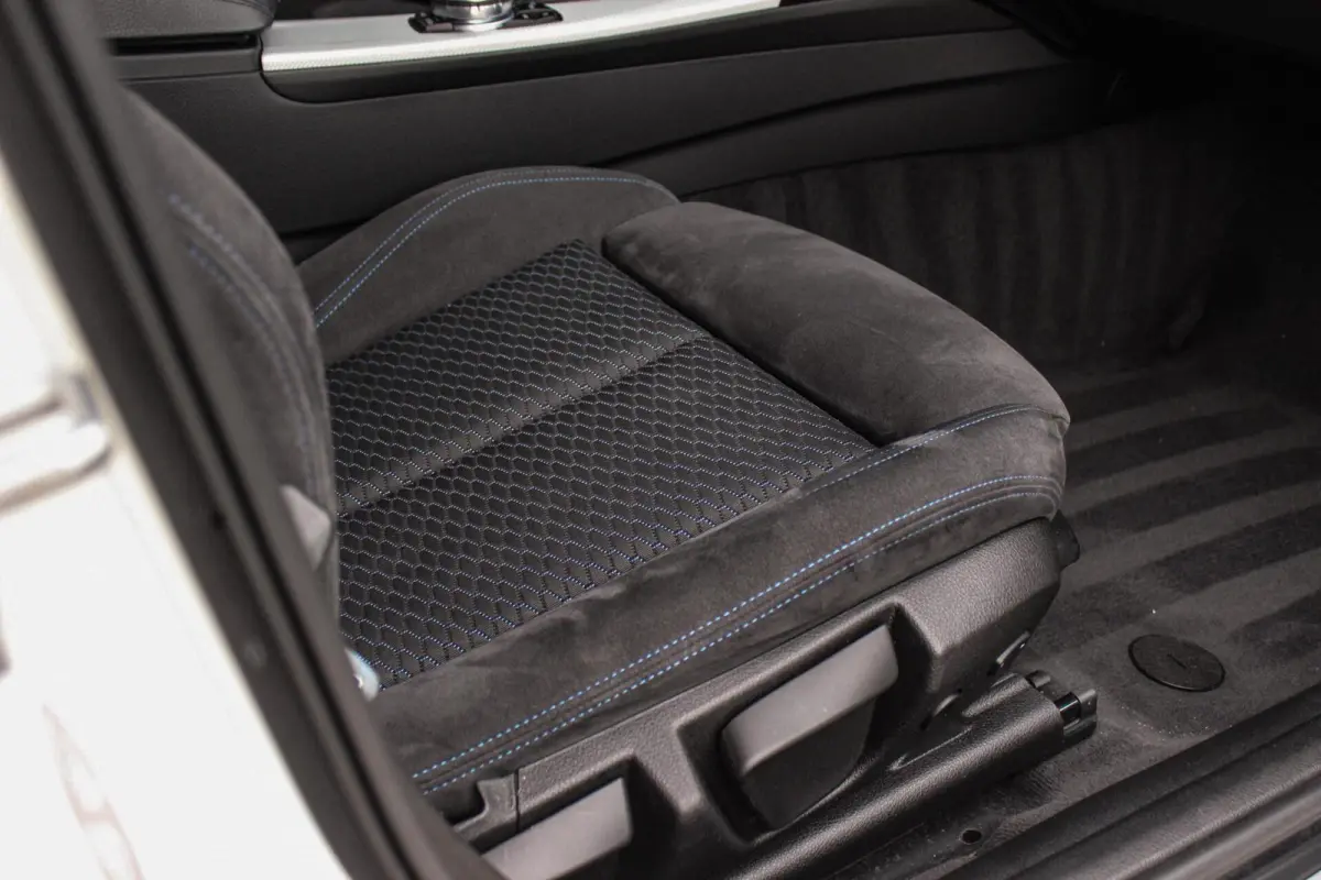 328i xDrive M Sport | Driving Assistant | Panoramadak | Active cruise control | Dodehoek detectie | Head-up | HiFi audio | Camera | Xenon adaptief | Trekhaak