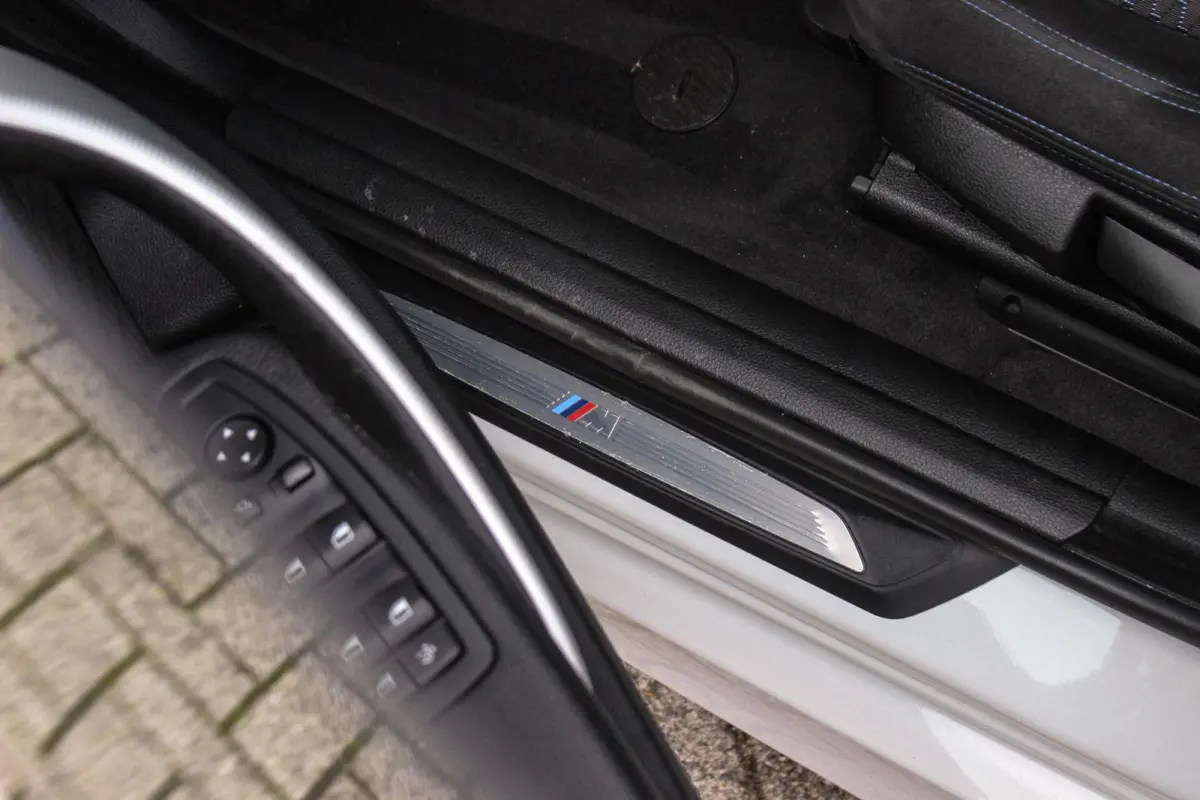 328i xDrive M Sport | Driving Assistant | Panoramadak | Active cruise control | Dodehoek detectie | Head-up | HiFi audio | Camera | Xenon adaptief | Trekhaak