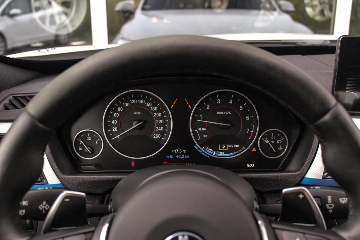 328i xDrive M Sport | Driving Assistant | Panoramadak | Active cruise control | Dodehoek detectie | Head-up | HiFi audio | Camera | Xenon adaptief | Trekhaak