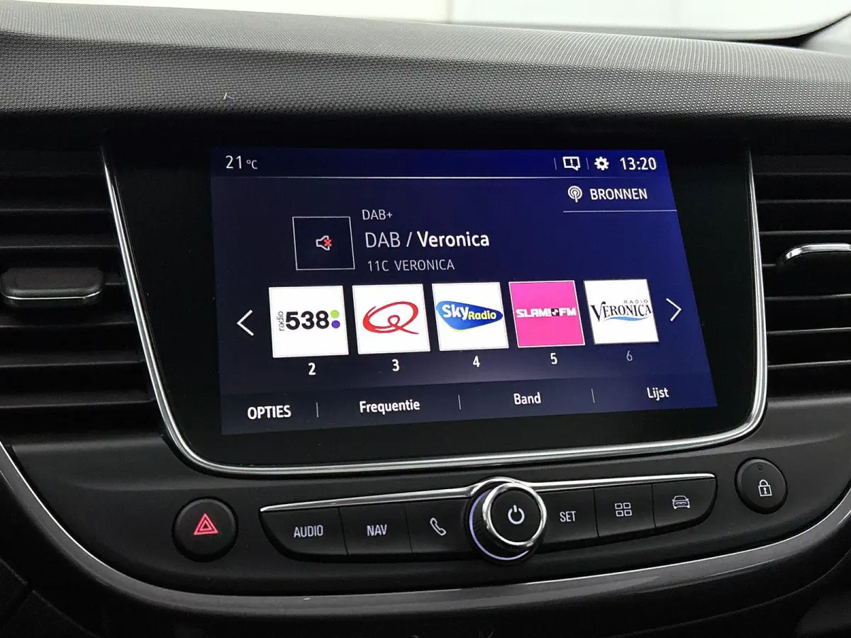 1.2 110pk Innovation Automaat | Trekhaak | Winter-Pakket | Glazendak | Camera | 17"LMV | LED | Dodehoekdetectie | Apple Carplay/Android Auto |