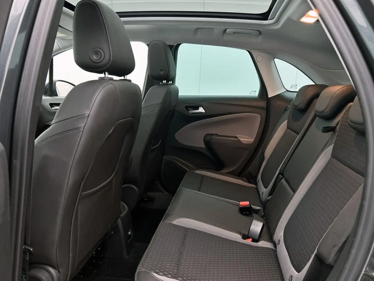 1.2 110pk Innovation Automaat | Trekhaak | Winter-Pakket | Glazendak | Camera | 17"LMV | LED | Dodehoekdetectie | Apple Carplay/Android Auto |